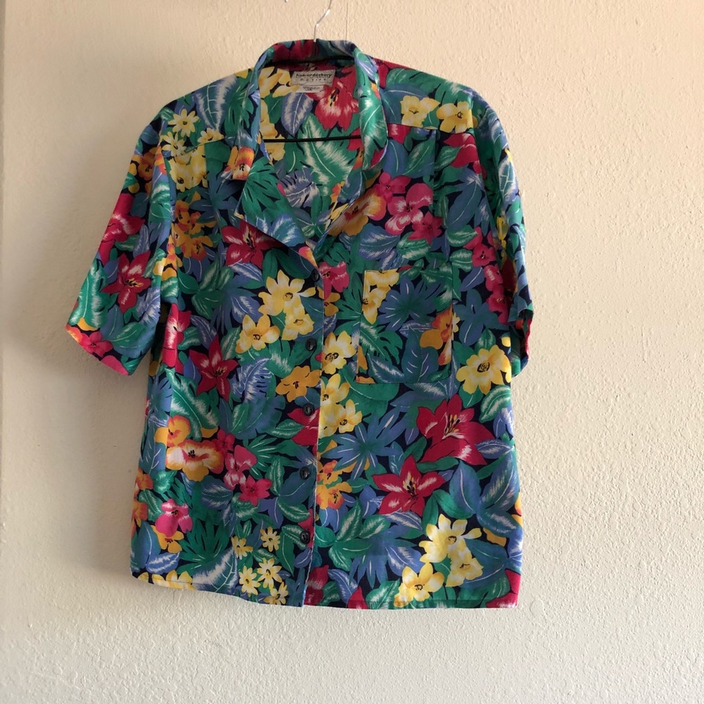 Vintage🍋Haberdashery women’s floral shirt